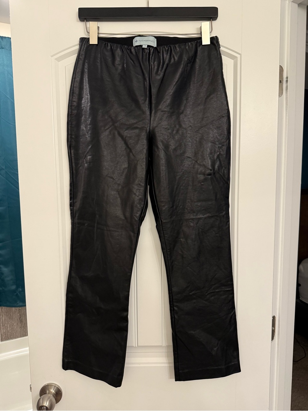 Tuckernuck Ashford black faux leather cropped flares, size L - Picture 4 of 9